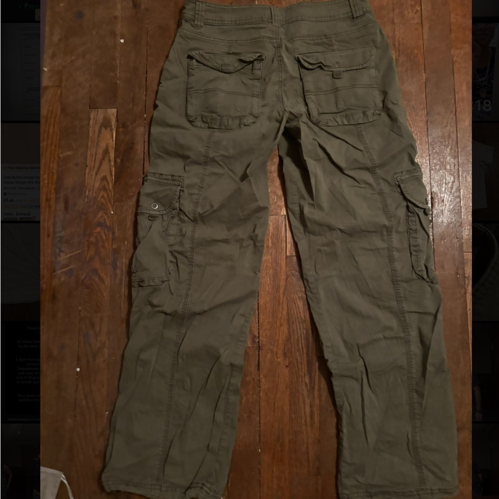 GARAGE DENIM
garage army green cargo pants
Women’s green cargo pants - Picture 2 of 4
